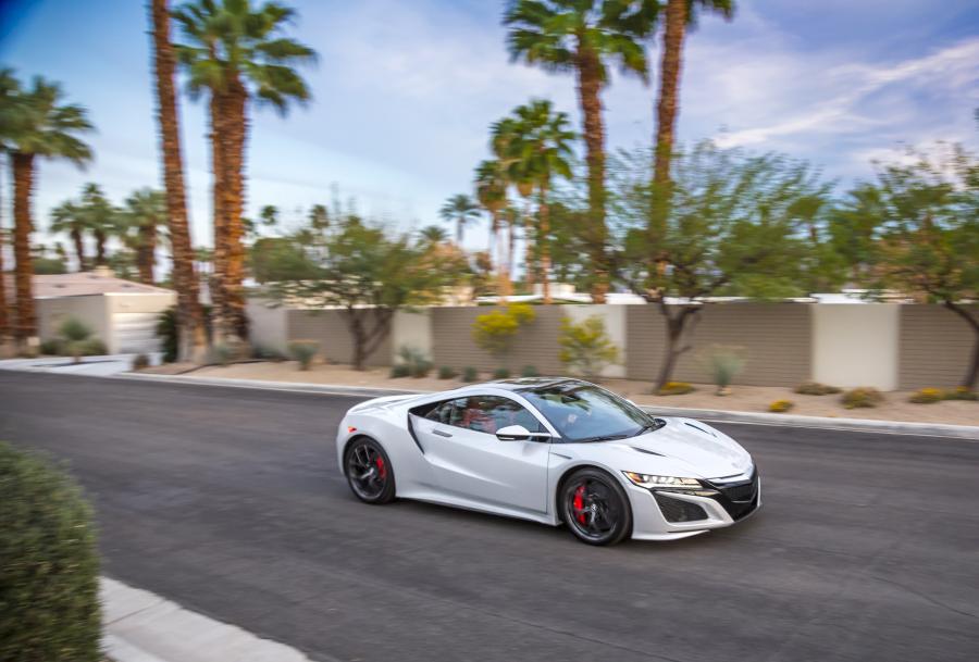  Acura NSX 2016 года  (NA) (фото 7 из 286)